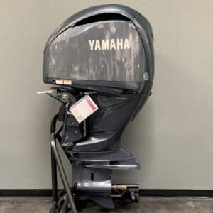 Yamaha 300hp DEC Outboard | LF300XCB | Scratch & Dent | 0982